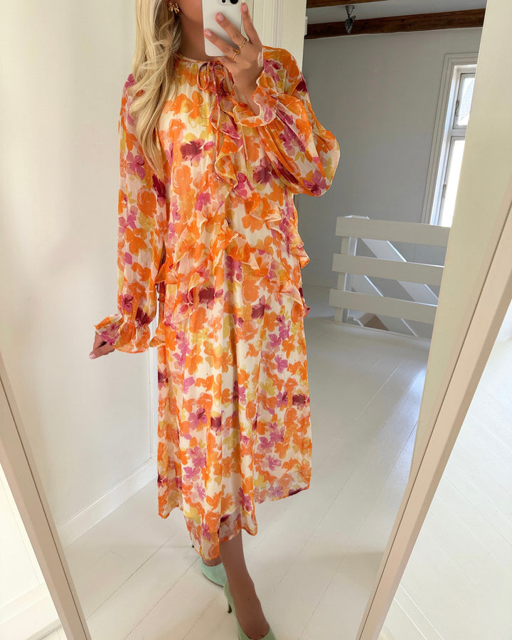 Pieces kjole clara ls long v-neck wvn d2d cloud dancer/orange yellow/pink flowers - FORUDBESTILLING LEV. UGE 24