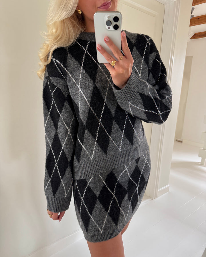 JDY striktrøje bianka ls argyle knit dark grey melange argyle