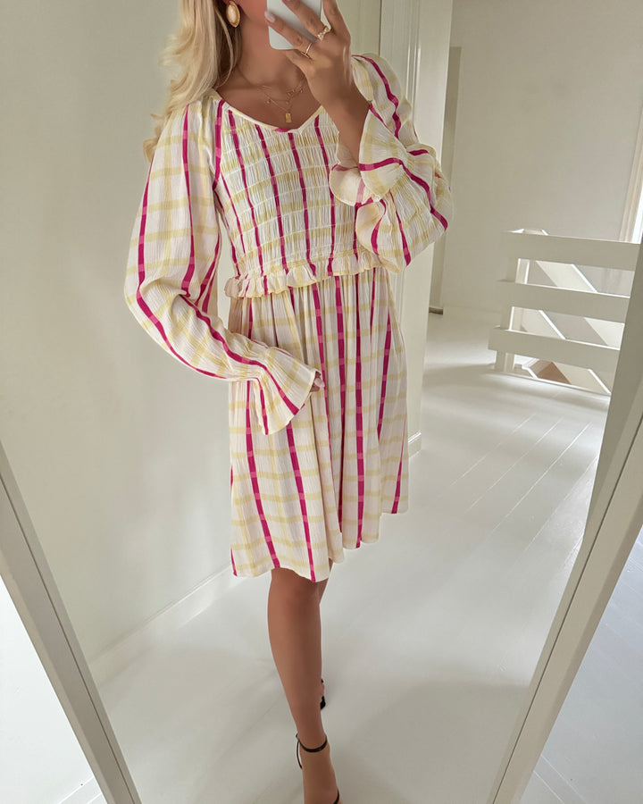 Y.A.S kjole meza ls smock star white/w. pink/yellow check
