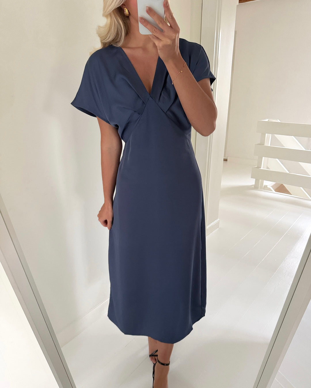 JDY kjole urba ss midi satin vintage indigo