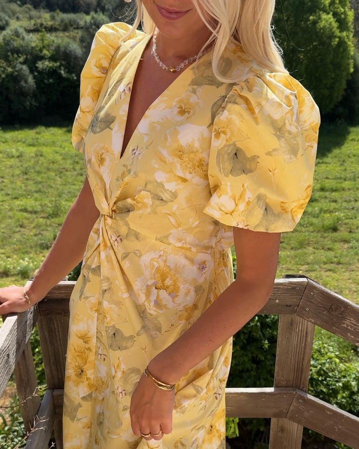Y.A.S kjole stray ss midi pale banana lemon print
