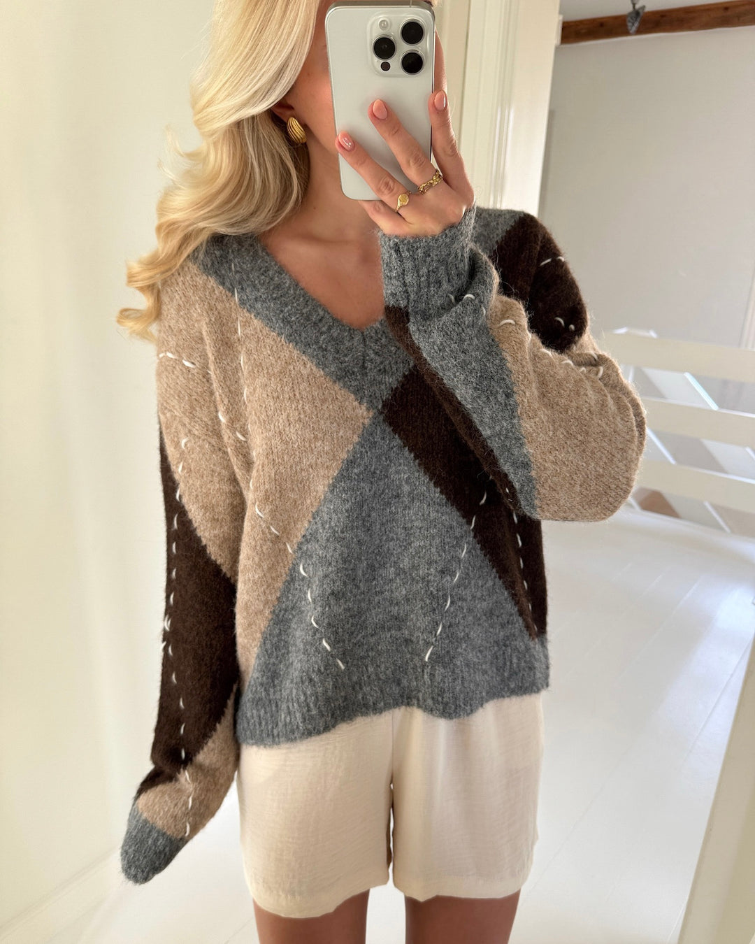 Vero Moda striktrøje bliss ls v-neck medium grey melange w. chocolate torte + silver mink + birch