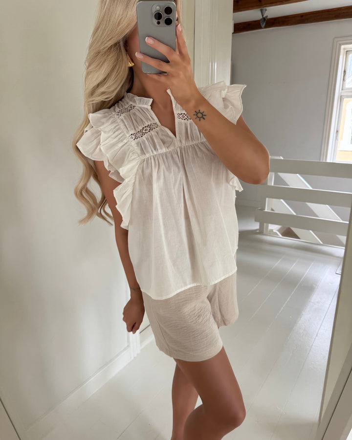 Only top sunny life capsl frill cloud dancer
