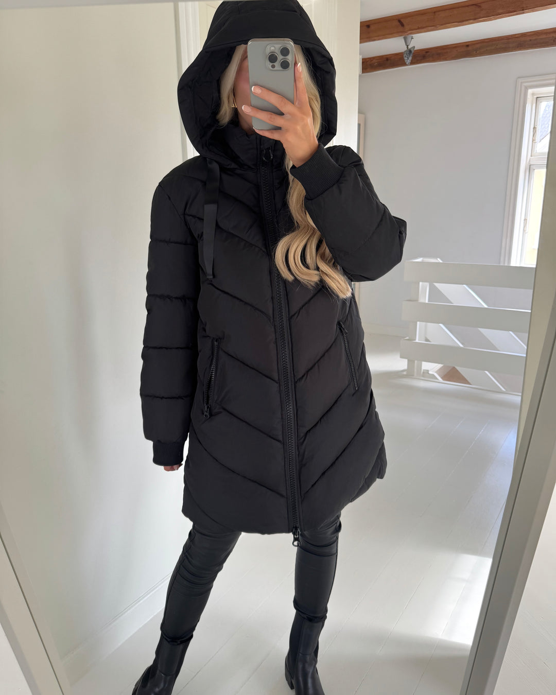 JDY jakke skylar padded hood black - FORUDBESTILLING LEV. UGE 40
