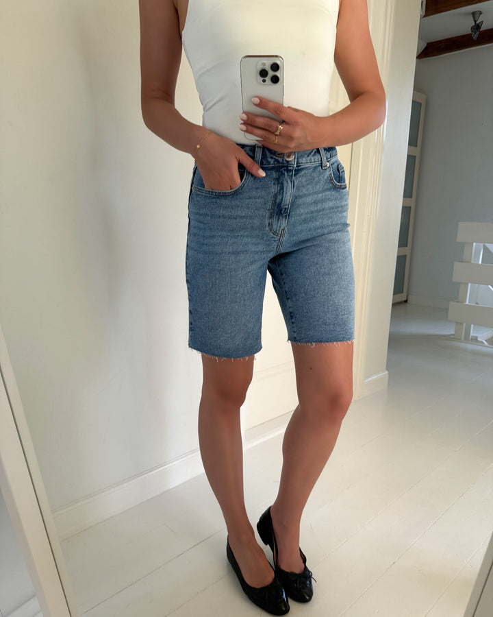 Vero Moda shorts cleo hr long denim light blue denim