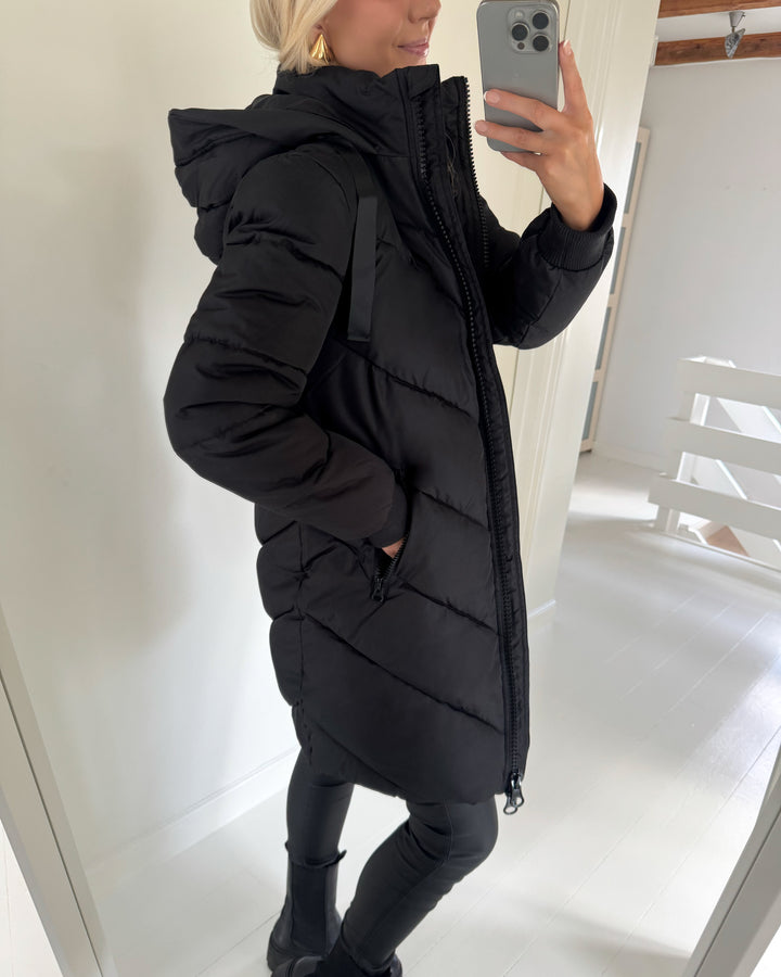 JDY jakke skylar padded hood black - FORUDBESTILLING LEV. UGE 40