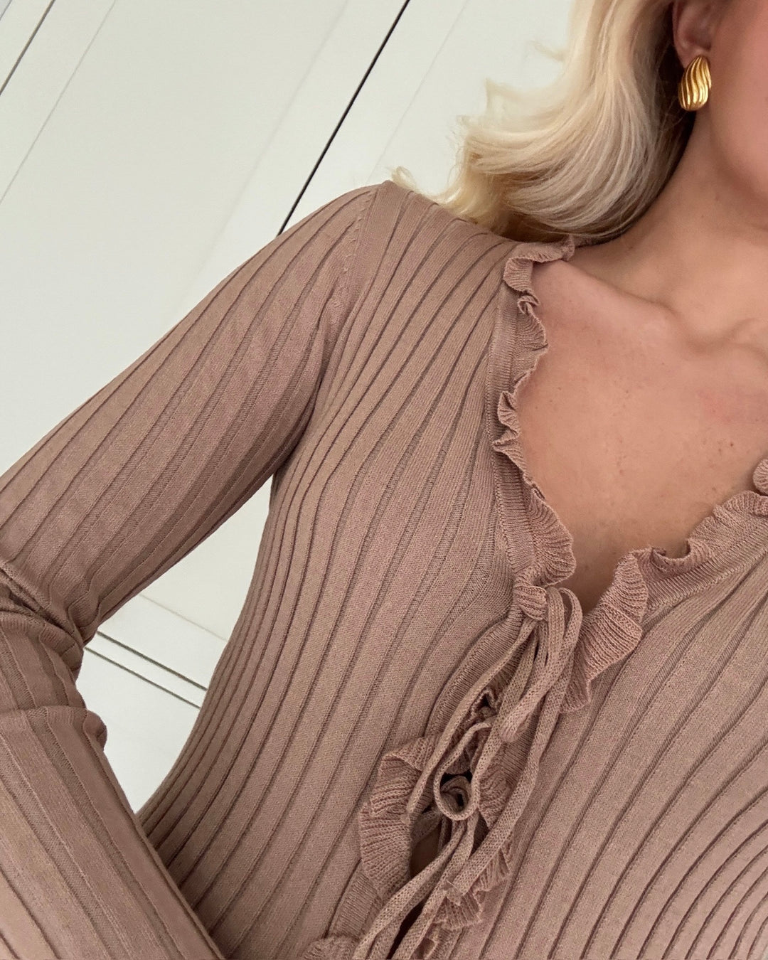 A-View cardigan fabian tie sand - FORUDBESTILLING LEV. UGE 4