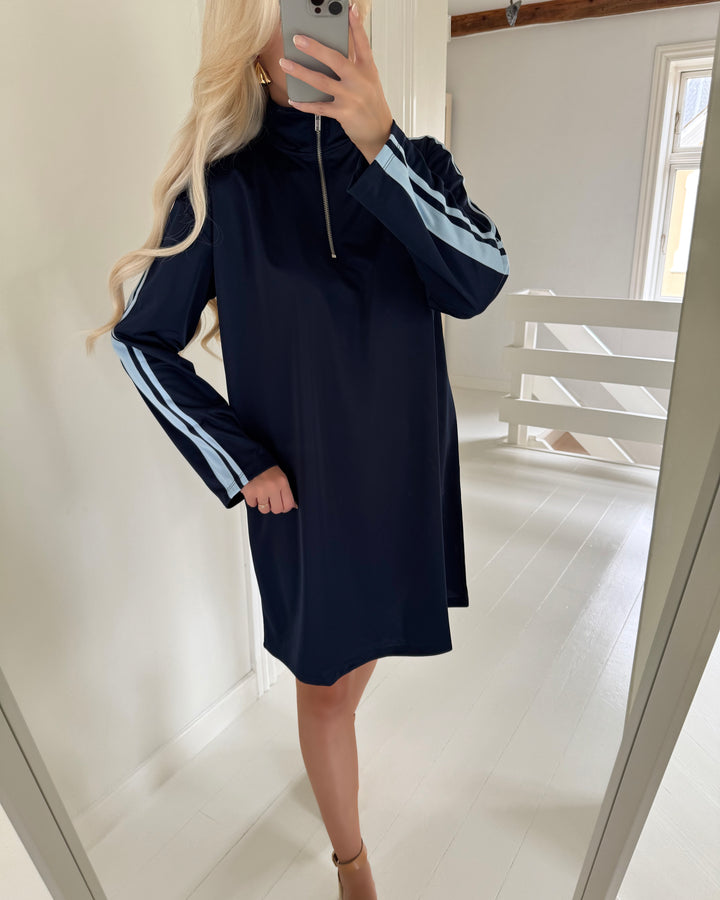 Pieces kjole grace ls half zip short d2d fsy maritime blue/cashmere b