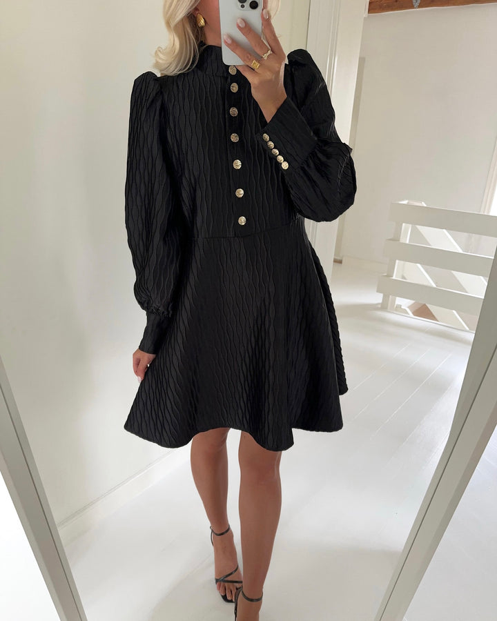 Y.A.S kjole ripple ls black - FORUDBESTILLING LEV. UGE 50