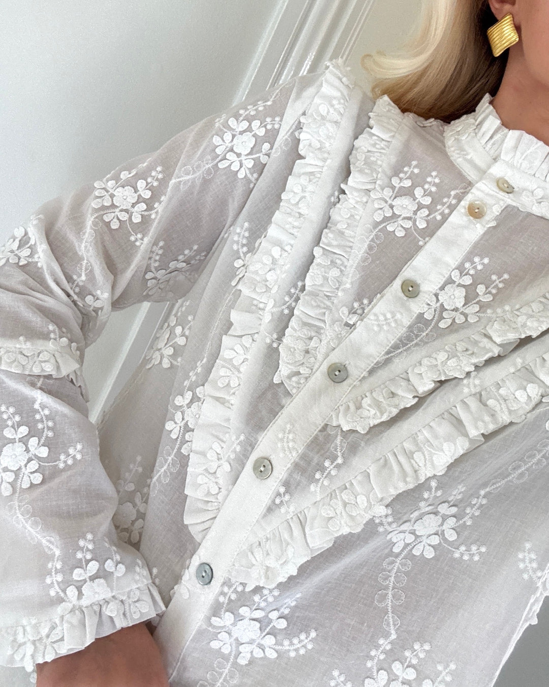 Stories from the Atelier bluse she is like the wind white