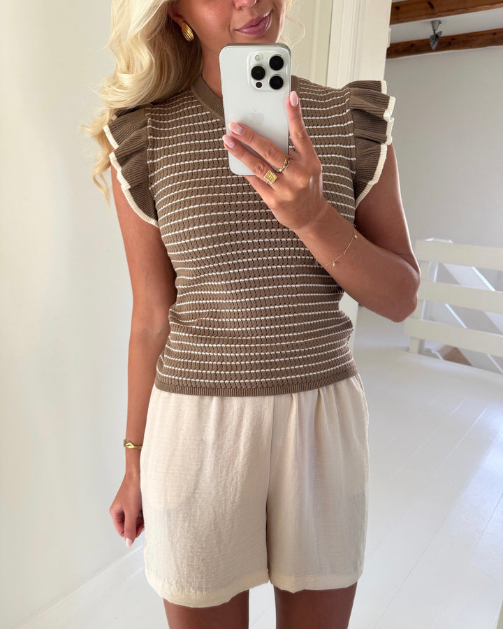 JDY top carice sl frill sepia tint/w. cloud dancer structure