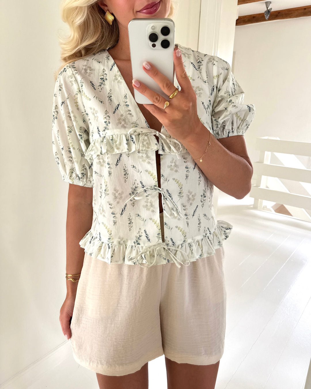 Sister's Point top inusa-tie2 cream/flower