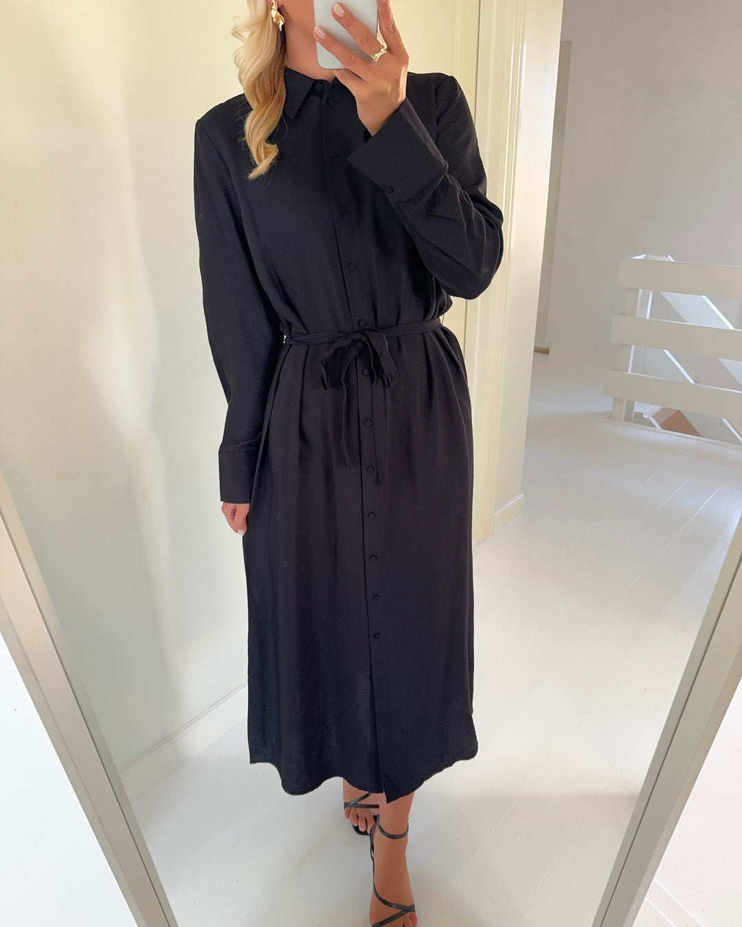 Y.A.S skjortekjole kaya ls long shirt black - FORUDBESTILLING LEV. UGE 49/50