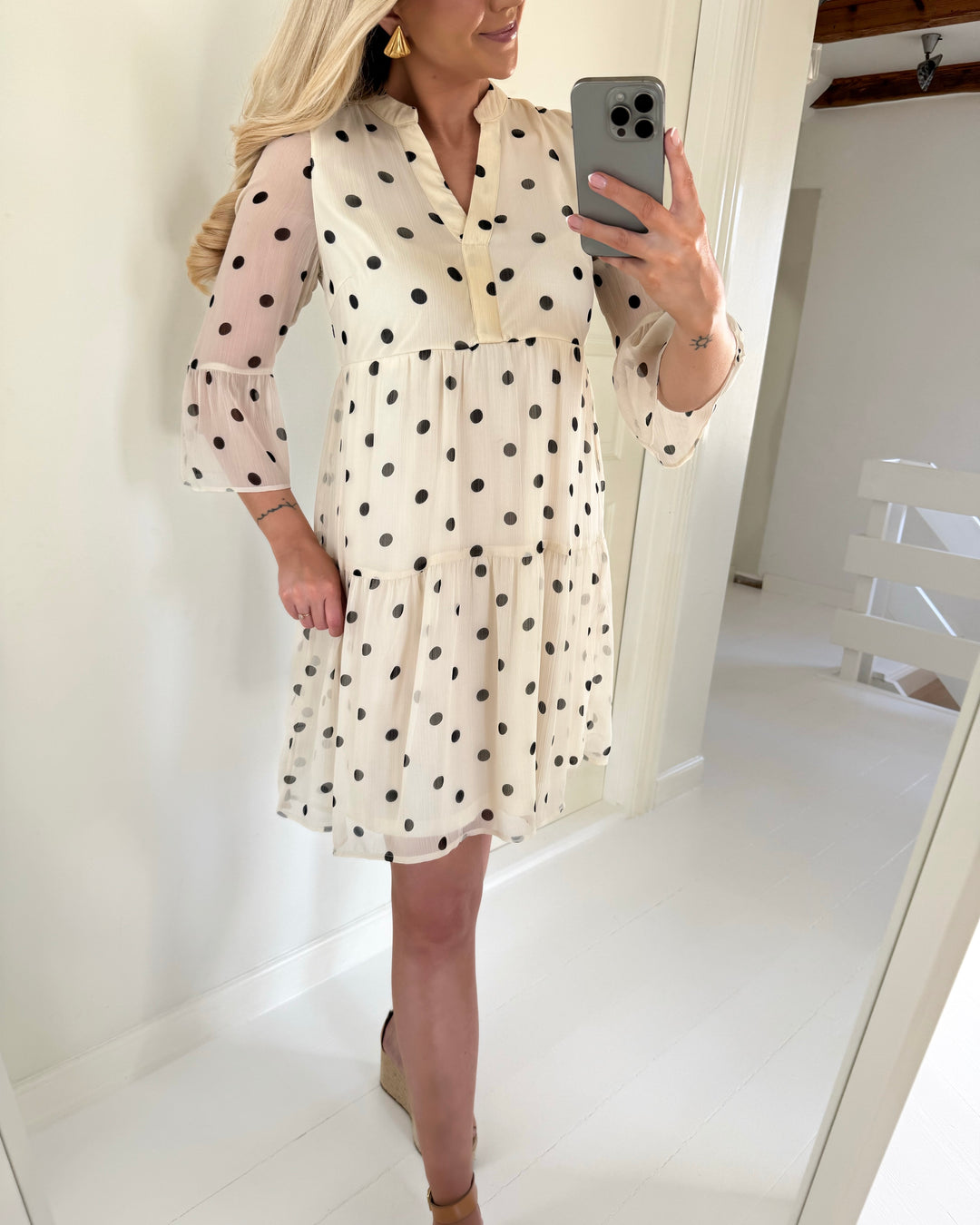 Vero Moda kjole smilla 3/4 short sandshell/big dot black