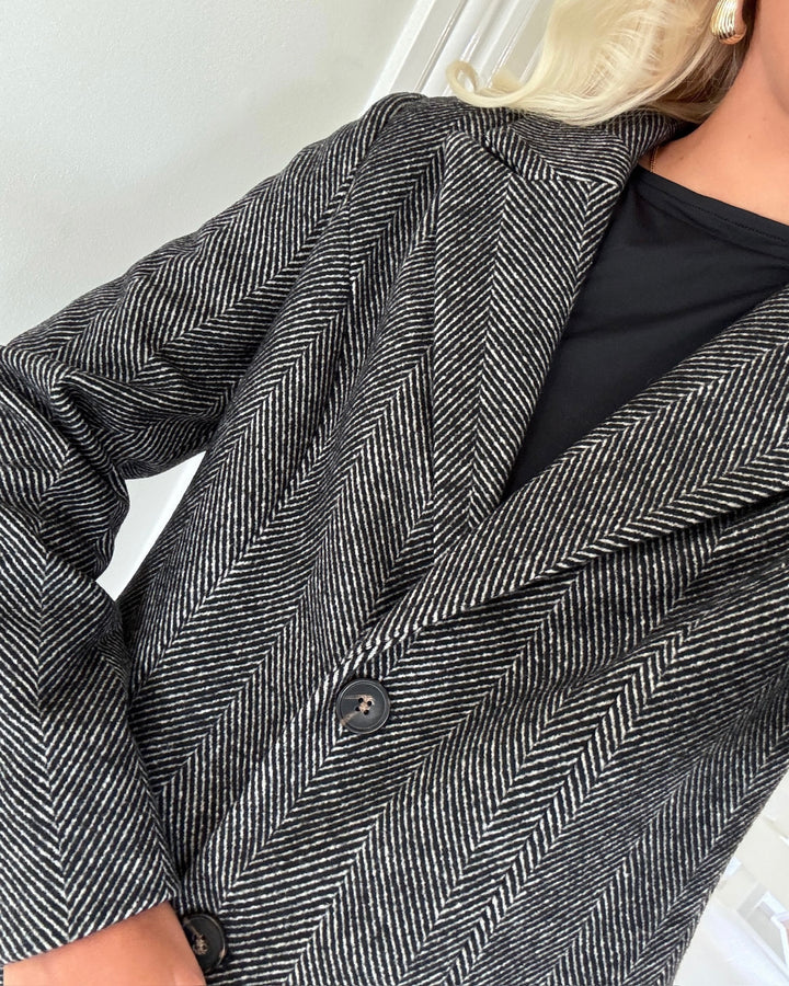 Vero Moda frakke blaza herringbone long black/herringbone