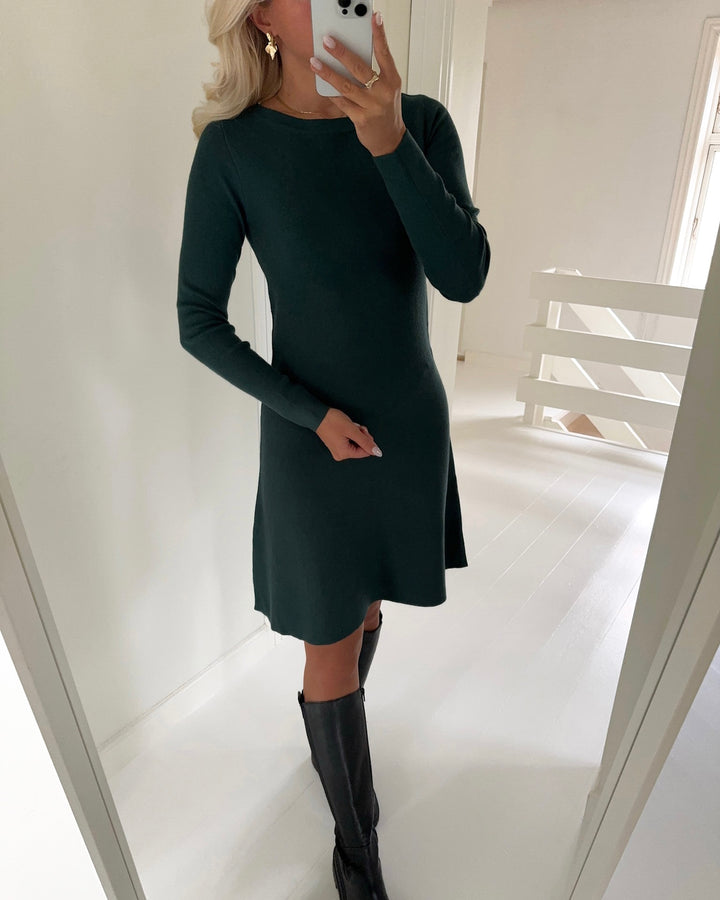 Vero Moda kjole nancy ls boatneck sea moss - FORUDBESTILLING LEV. UGE 49