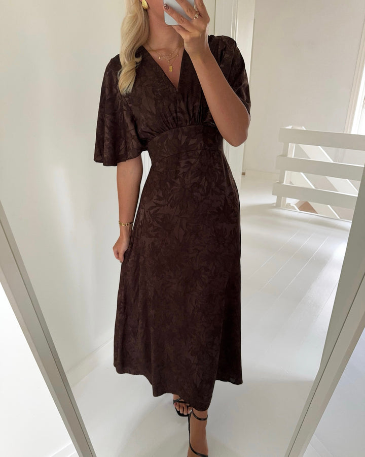 Sister's Point kjole gisela-dr23 brown flower - FORUDBESTILLING LEV. UGE 45