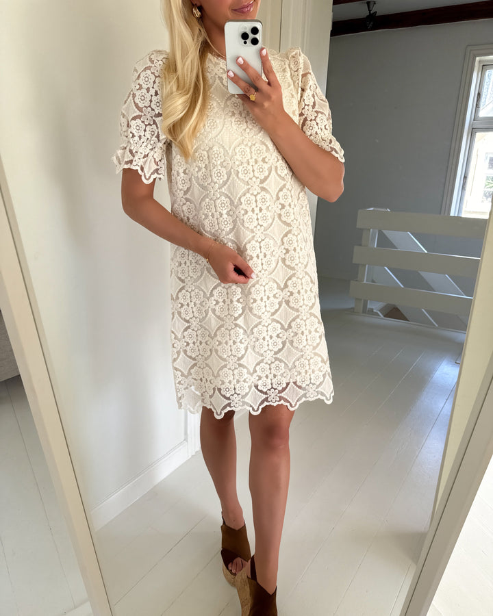 Vero Moda kjole dinna ss lace short exp antique white