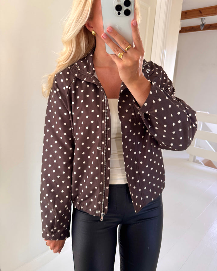 Vero Moda jakke kayla high neck chocolate brown birch dots
