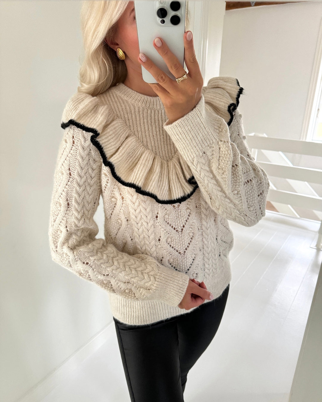 Only strik isolde ls frill o neck birch/black