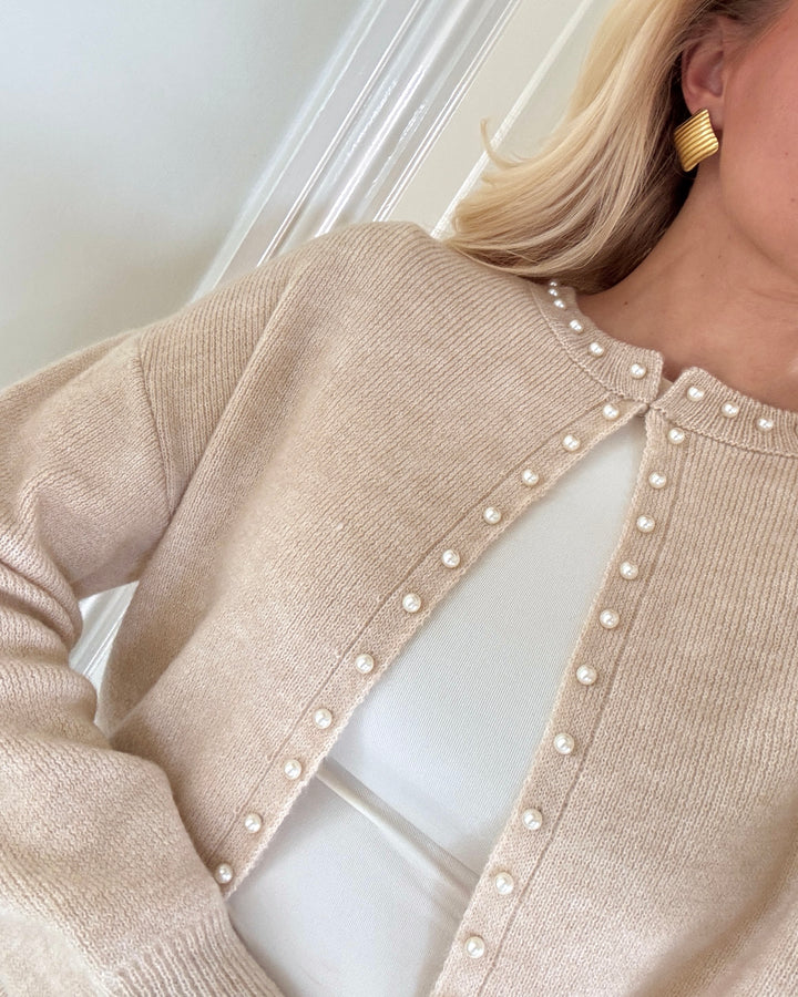 JDY cardigan emmali ls pearl knt sandshell w. white pearls