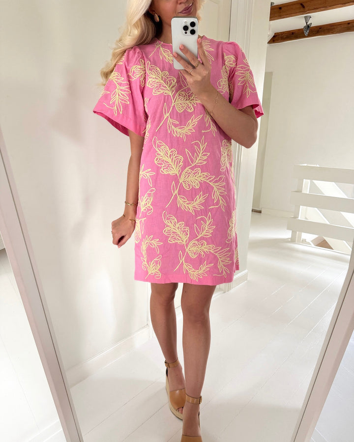 Y.A.S kjole conea ss sachet pink/lemonade embrodery