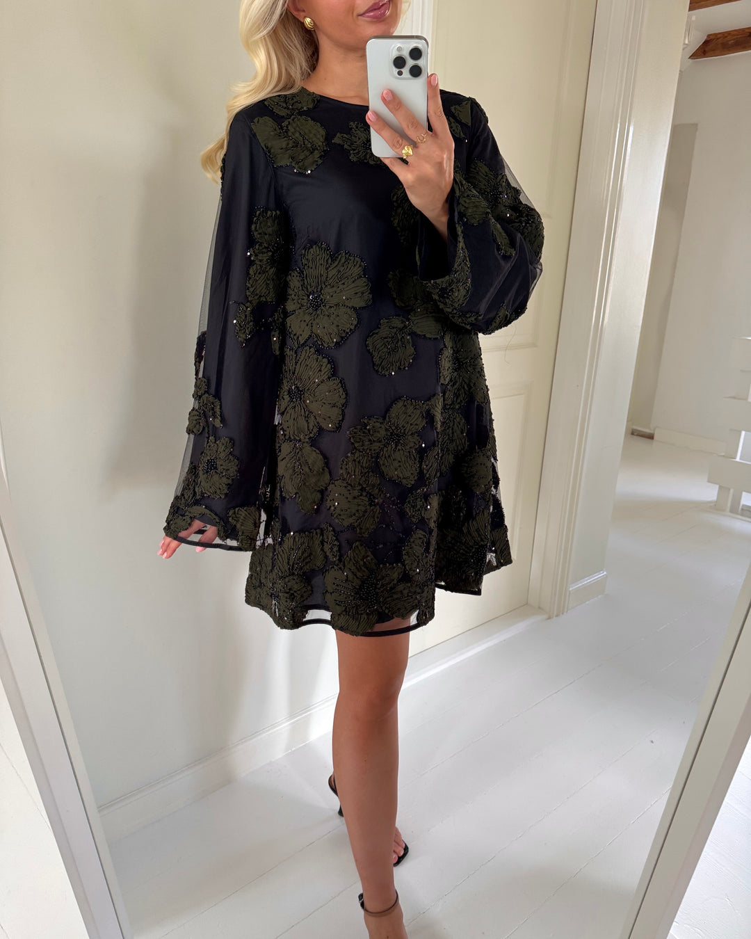 Y.A.S kjole flouing ls black