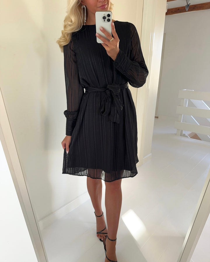 Vero Moda kjole gedna ls abk black - FORUDBESTILLING LEV. UGE 50