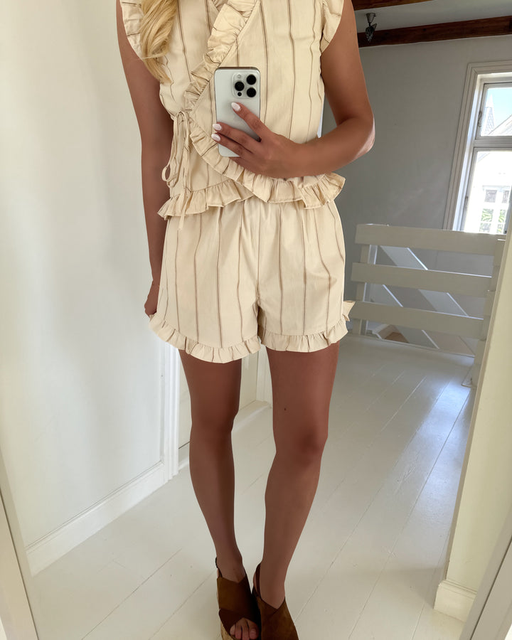A-View shorts lizza off white/black stripe