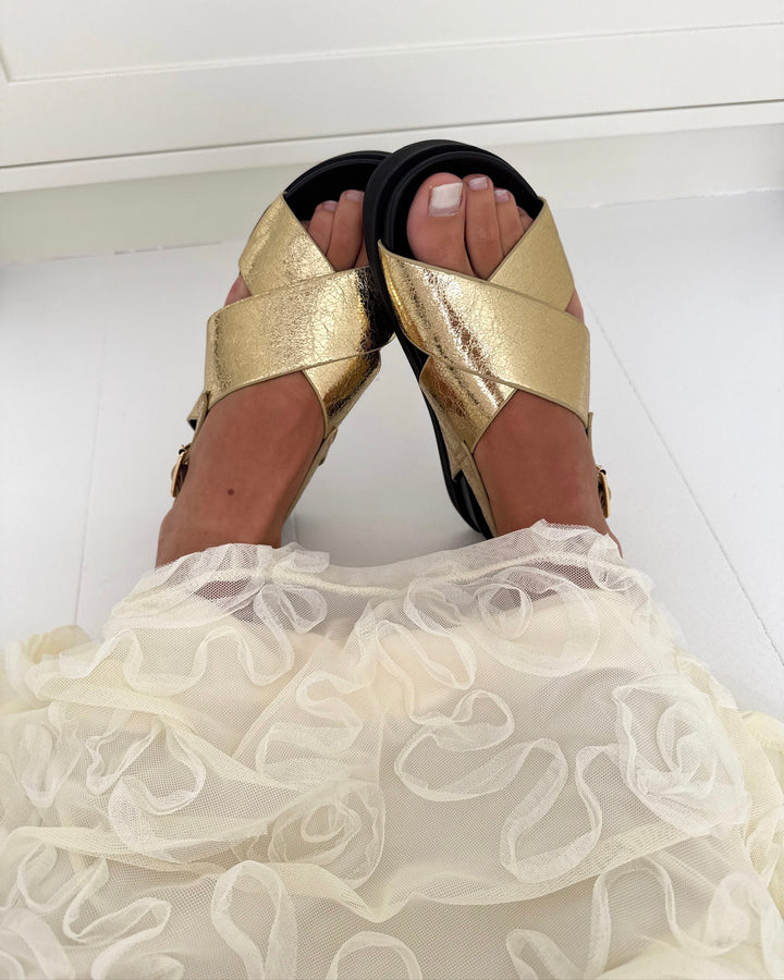 Only sandaler minnie-2 pu gold colour/crinkle