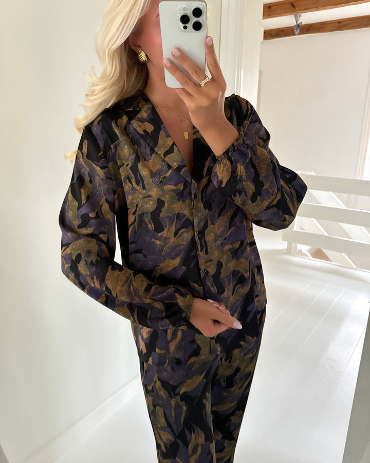 Love&Divine skjorte love1422 black flower