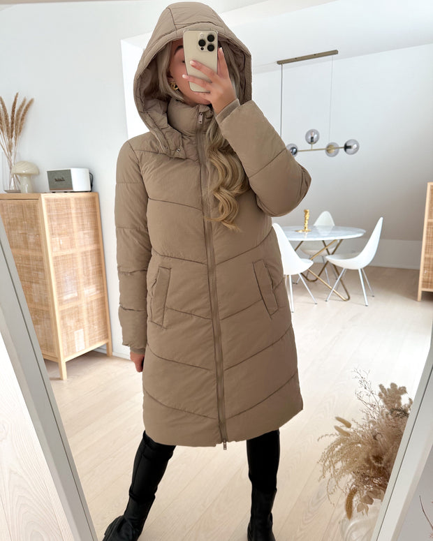 Jamilla long puffer jacket silver mink - FORUDBESTILLING LEV. UGE 49/50