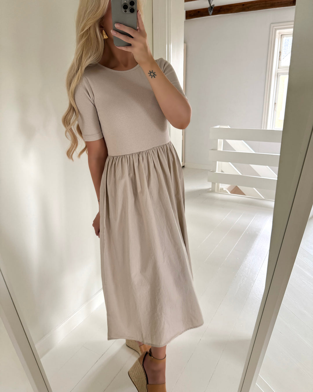 Pieces kjole tonya ss midi wvn silver gray