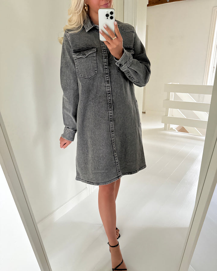 Sister's Point skjortekjole onea-a.dr2 l.grey wash