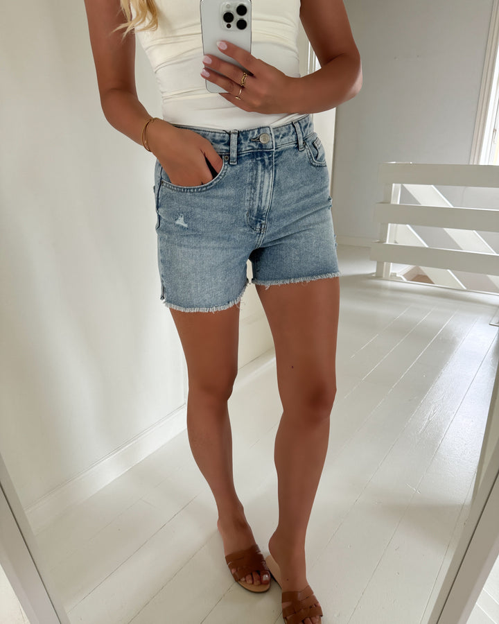 Vero Moda shorts tita hr short destroy light blue denim