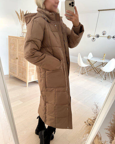Dusty long jacket almond
