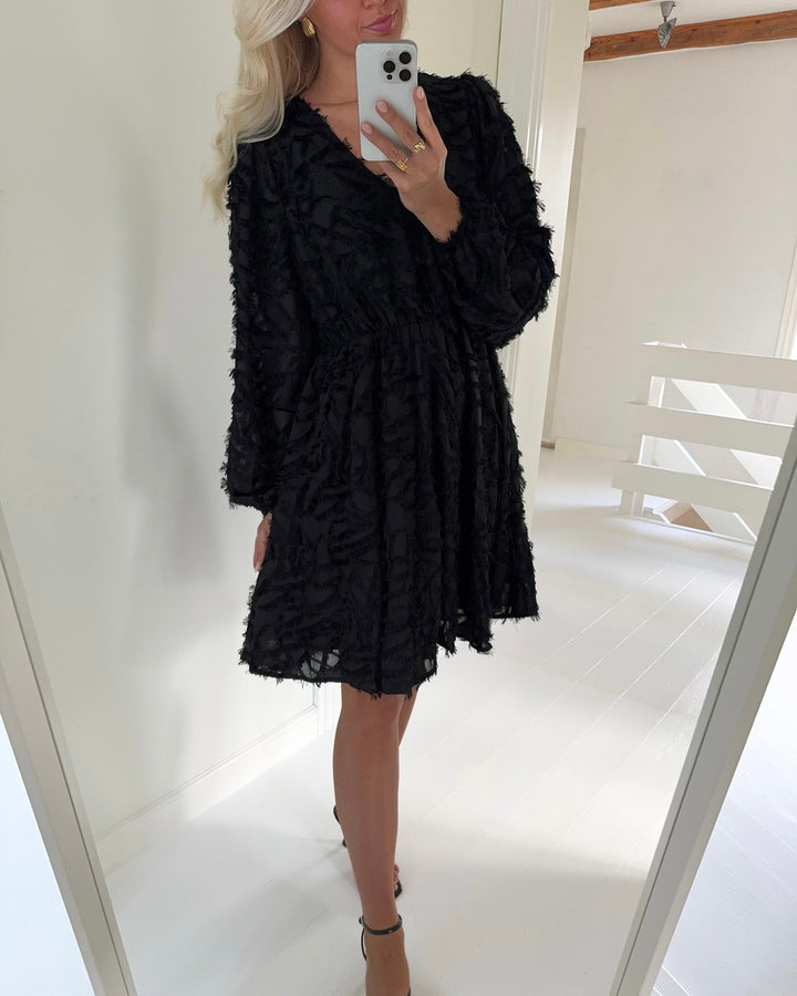 Y.A.S kjole paria ls black - FORUDBESTILLING LEV. UGE 1