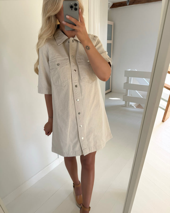 Vero Moda skjortekjole fenja 2/4 short denim ecru