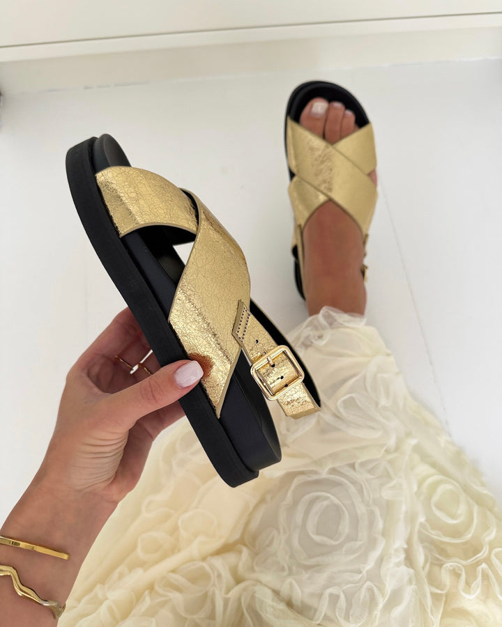 Only sandaler minnie-2 pu gold colour/crinkle