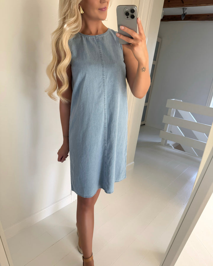 JDY kjole sabrina dnm light blue denim