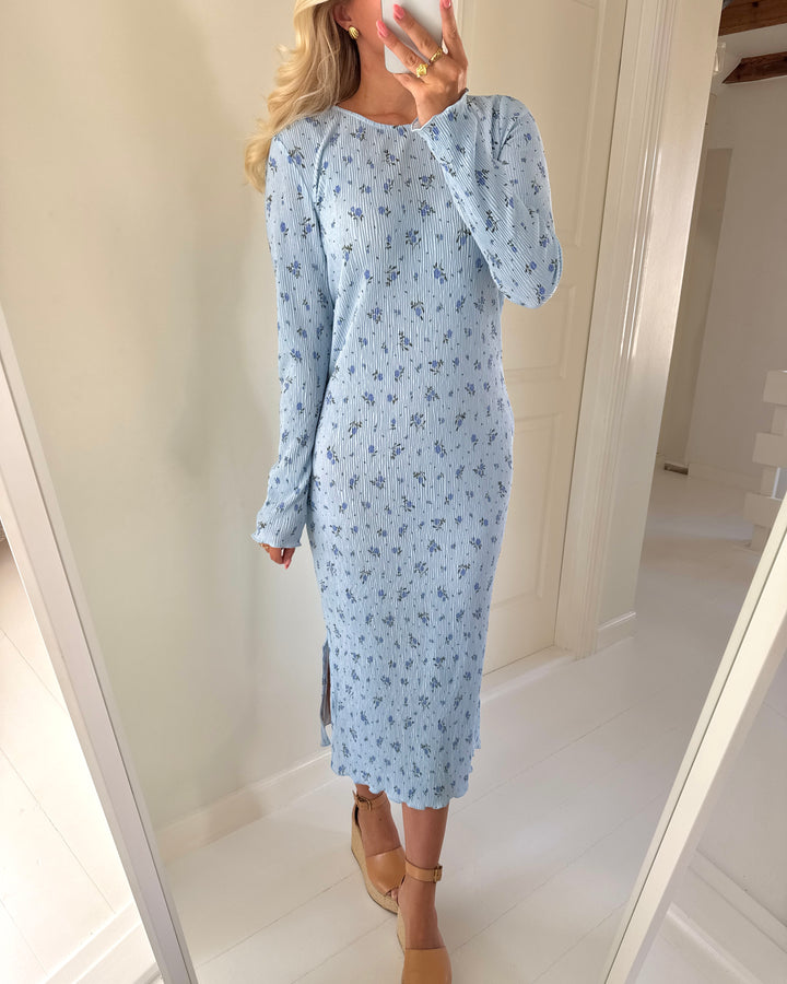 Pieces kjole flora ls midi cashmere blue/blue flowers