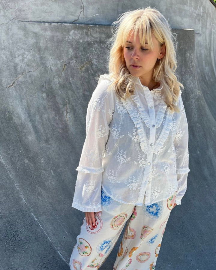 Stories from the Atelier bluse she is like the wind white