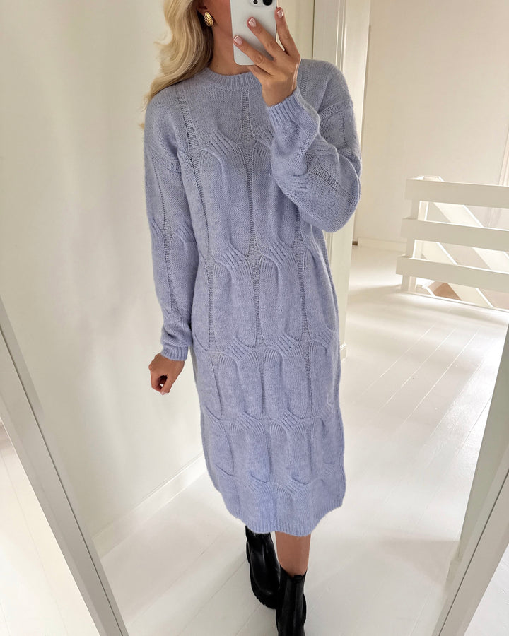 Pieces kjole jenna ls cable knit midi baby lavender - FORUDBESTILLING LEV. UGE 6