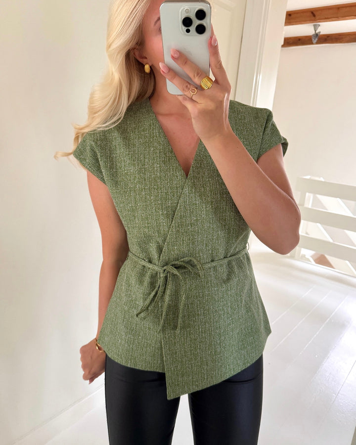 Aware by Vero Moda top chanel v-neck kale check