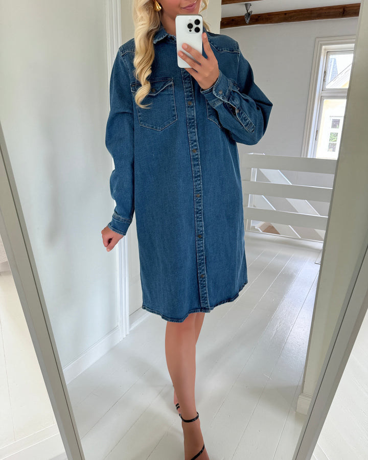 Sister's Point skjortekjole onea-a.dr mid blue wash