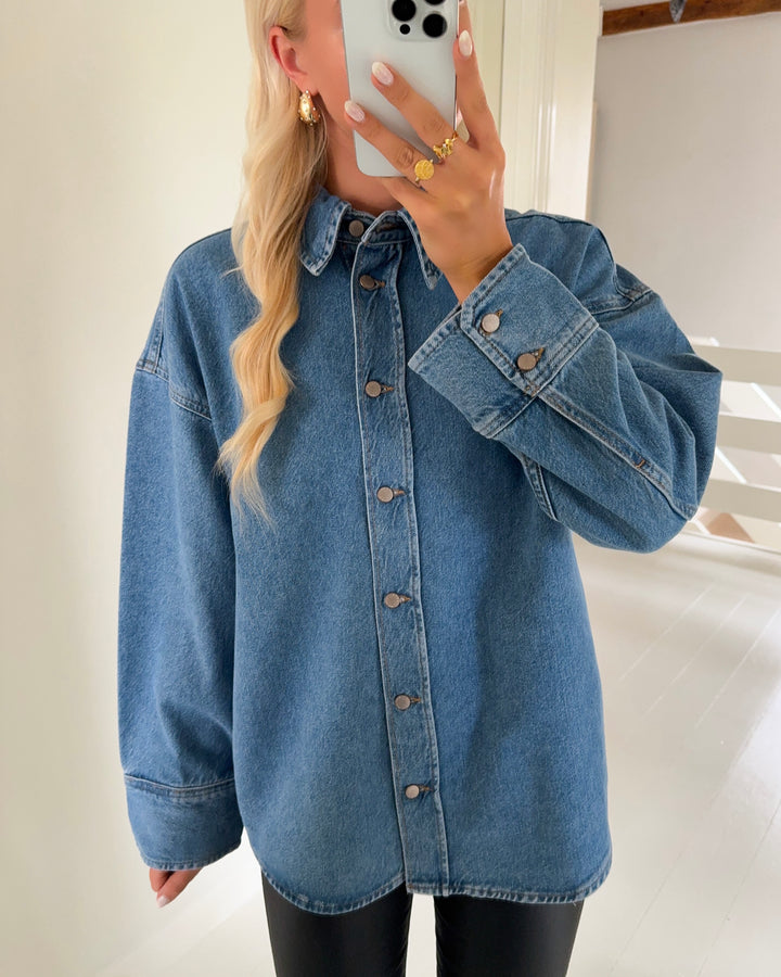 Only skjorte sophie ls oversized medium blue denim