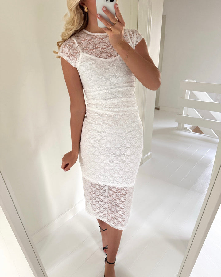 Sister's Point kjole vupa-dr cream