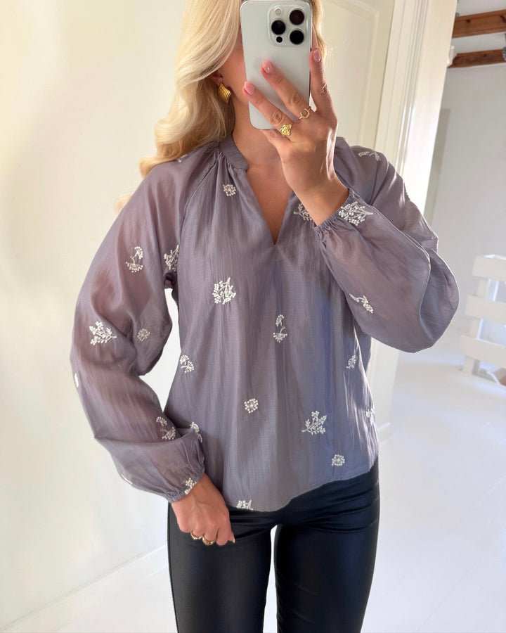 Sister's Point bluse etas-ls grey/cream