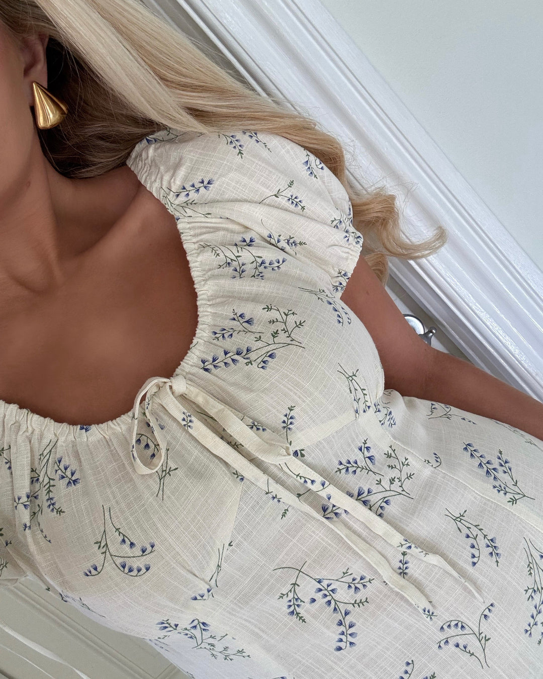 Only kjole lyrida ss tie detail bright white/wild bundles