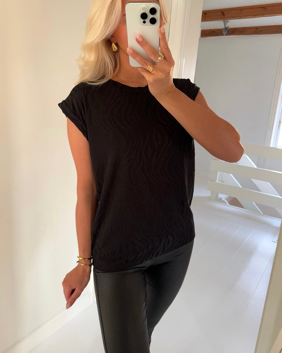 Sister's Point top low-400 black